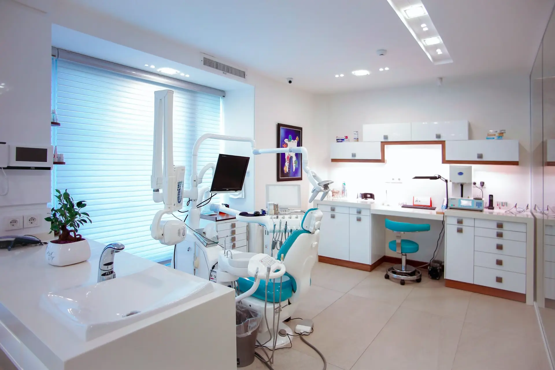 Turkish Dental Clinics: Treatment Options and City Comparison