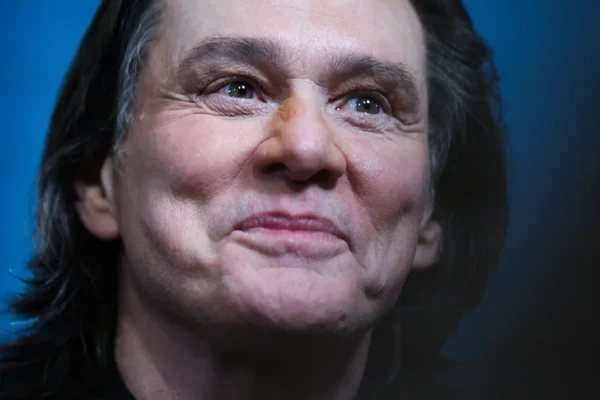 Jim Carrey's Face at César Awards: Analyzing the Star’s Ageless Transformation Replace Remove