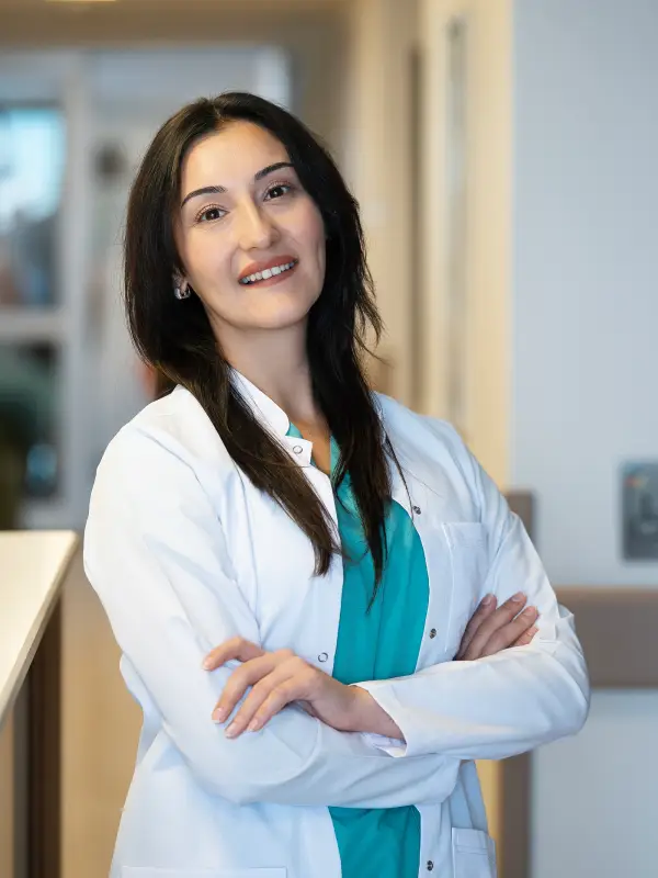 Dr. Aynur